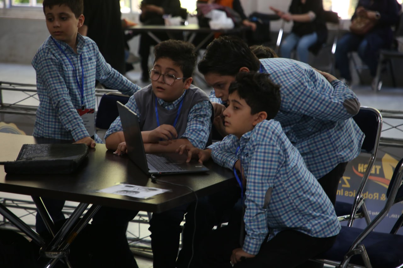 Novin Zehn students at robotics competitions