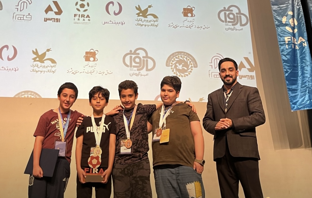 Novin Zehn students at robotics competitions